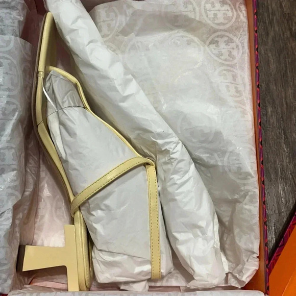 Tory Burch Strappy Lucite Heel Sandal Size 9 - Picture 6 of 7